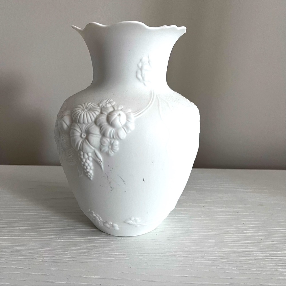 White Bisque Porcelain Floral English Vase 9” - Picture 3 of 7
